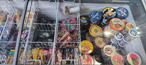 Mundo Magico Piñateria - Confitería